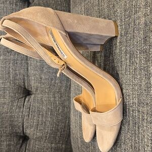 Steve Madden Women's Beige Suede Heels Size 9.5